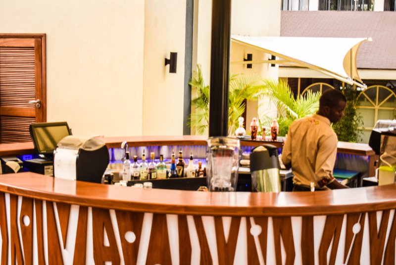 SAROVA PANAFRIC POOLSIDE BAR