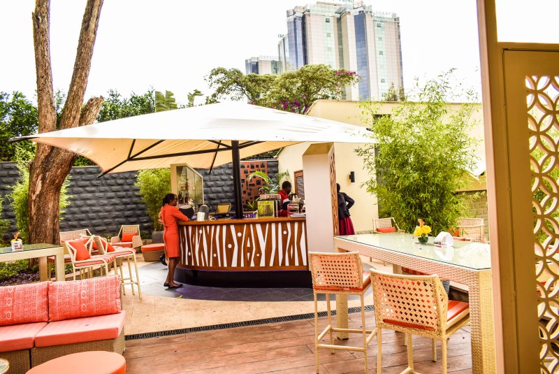 SAROVA PANAFRIC POOLSIDE BAR