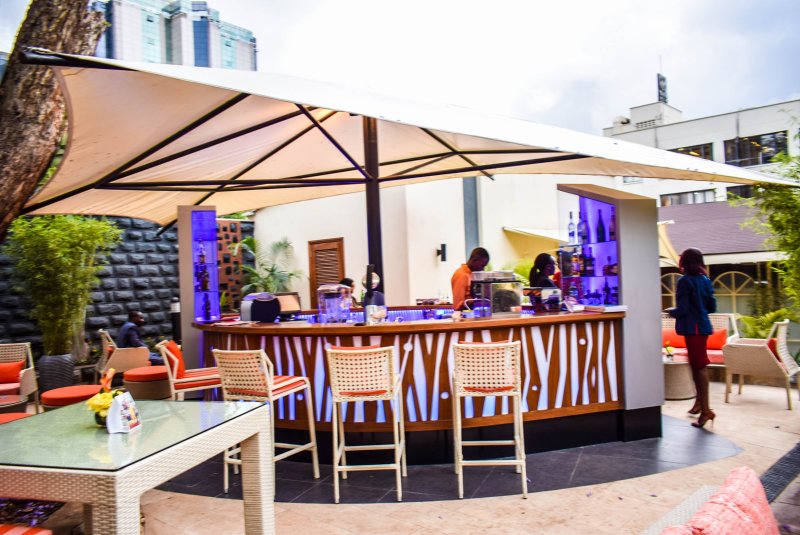 SAROVA PANAFRIC POOLSIDE BAR