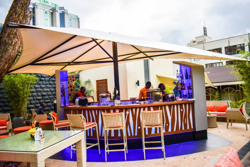 SAROVA PANAFRIC POOLSIDE BAR