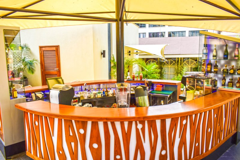 SAROVA PANAFRIC POOLSIDE BAR